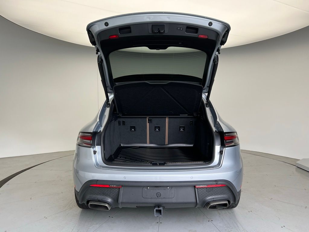 Thumbnail: 2024 Porsche Macan - 21