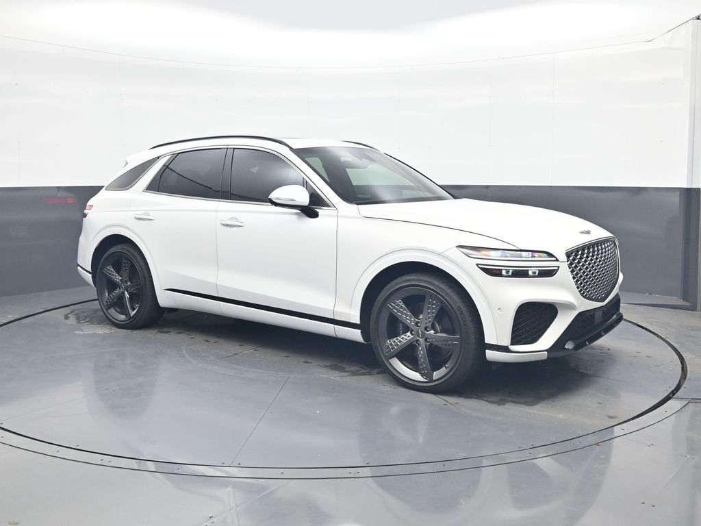 White 2023 Genesis GV70 2.5T AWD SUV / Crossover All-Wheel Drive 8-Speed Automatic