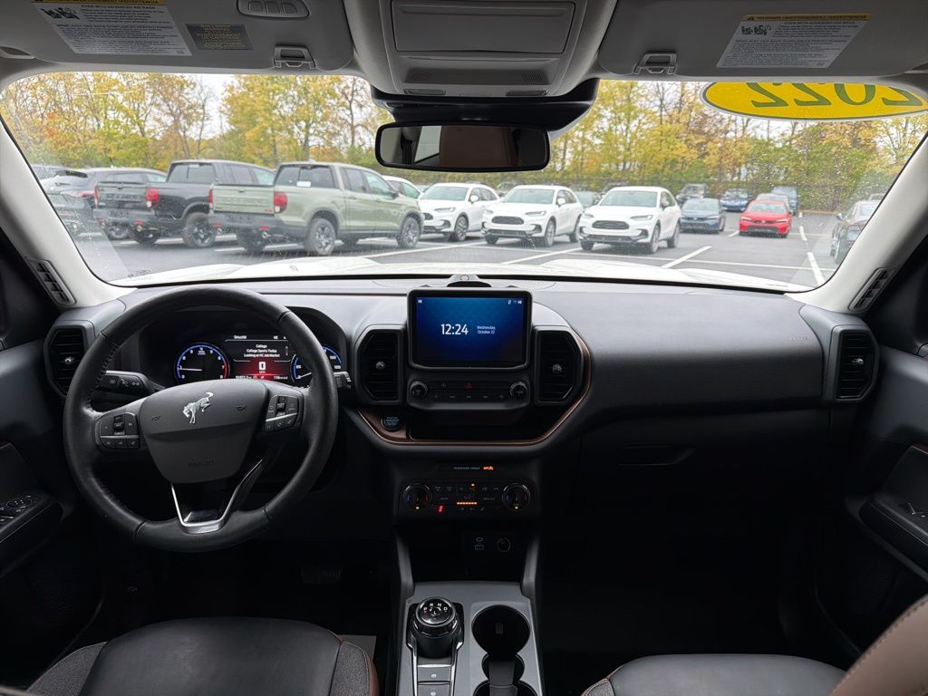 Thumbnail: 2022 Ford Bronco Sport - 11