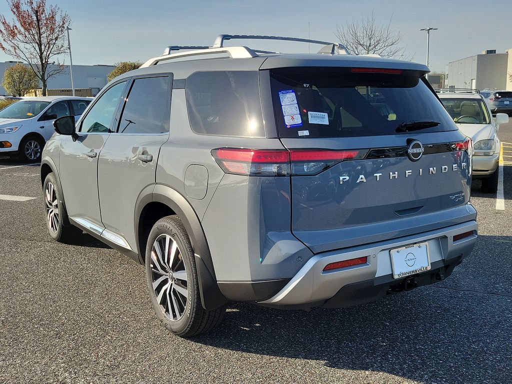 2025 Nissan Pathfinder Platinum 3