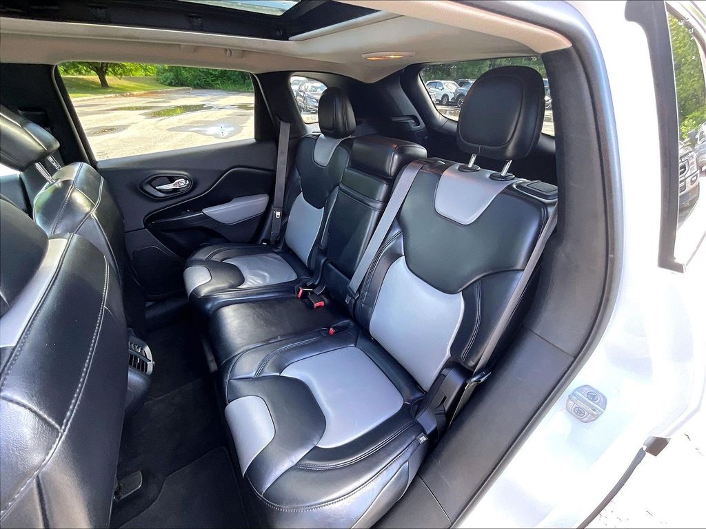2014 Jeep Cherokee — photo 25
