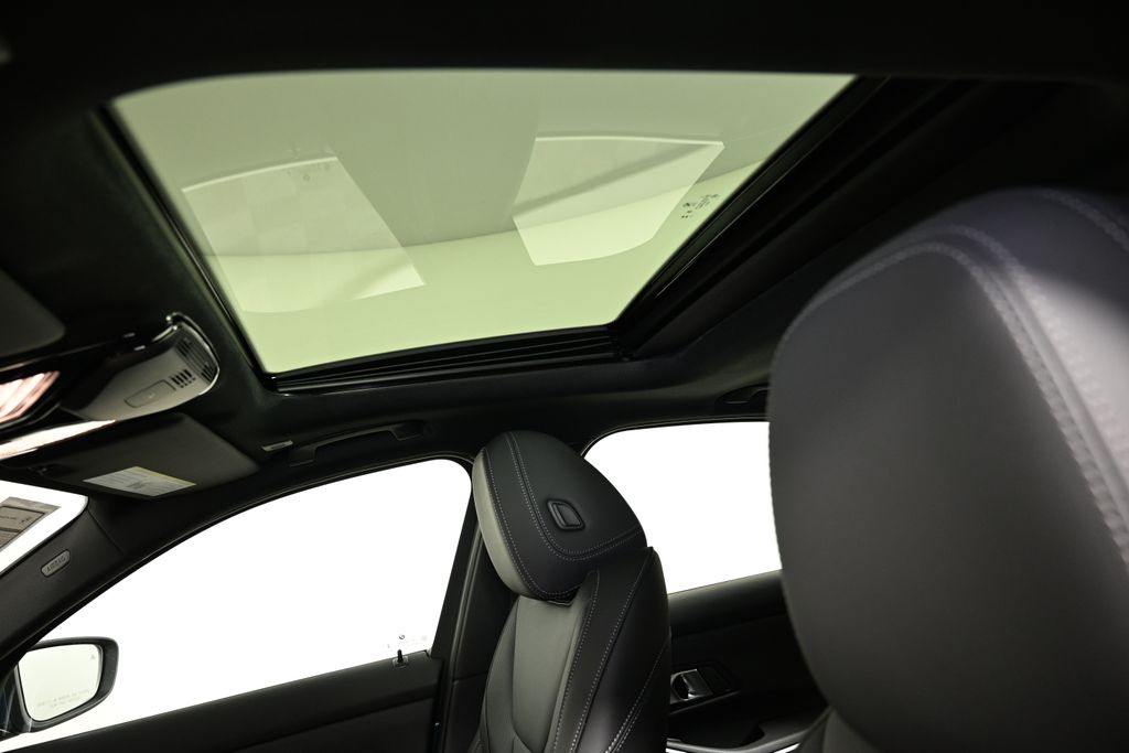 Thumbnail: 2025 BMW 3 Series - 20