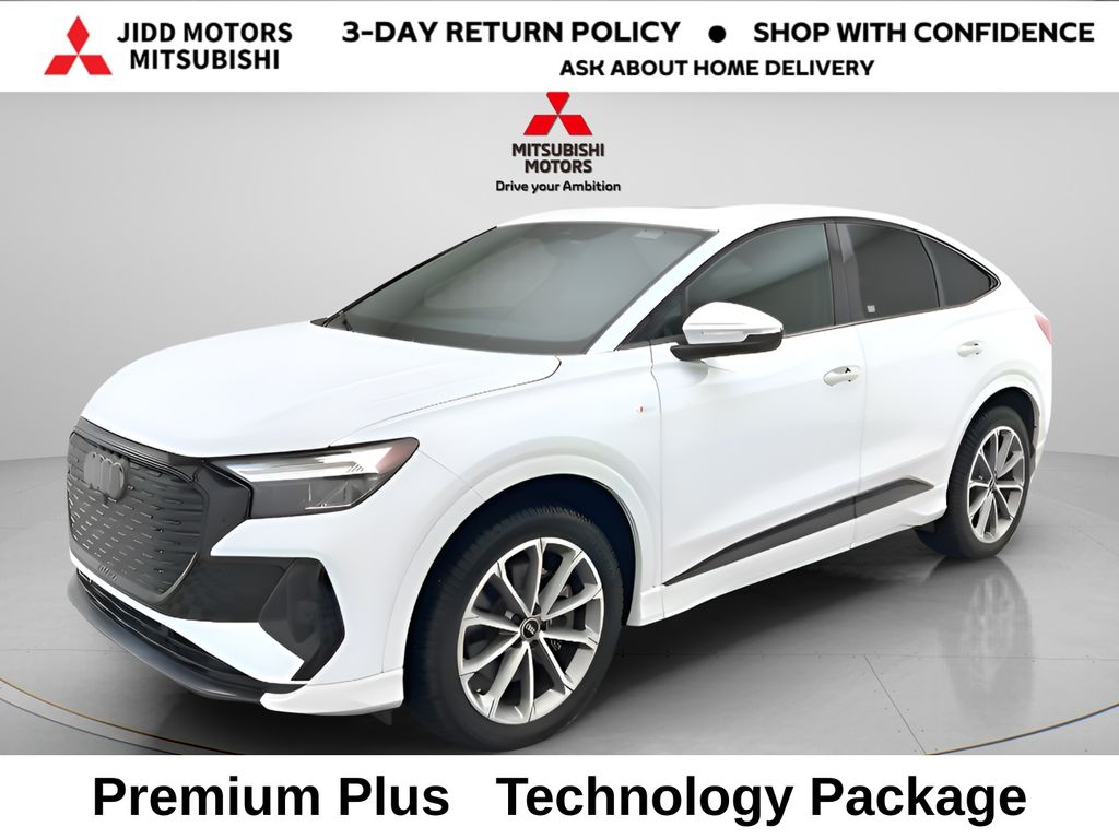 Glacier White 2022 Audi Q4 e-tron Sportback Sedan All-Wheel Drive Automatic