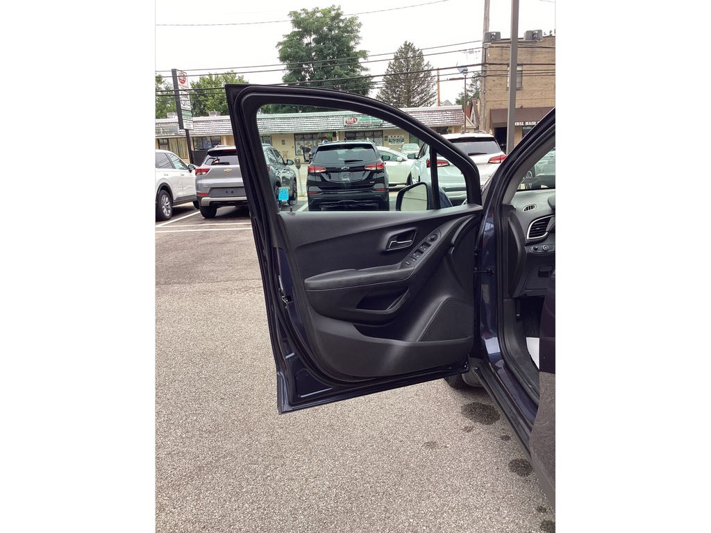 Used 2019 Chevrolet Trax SUV