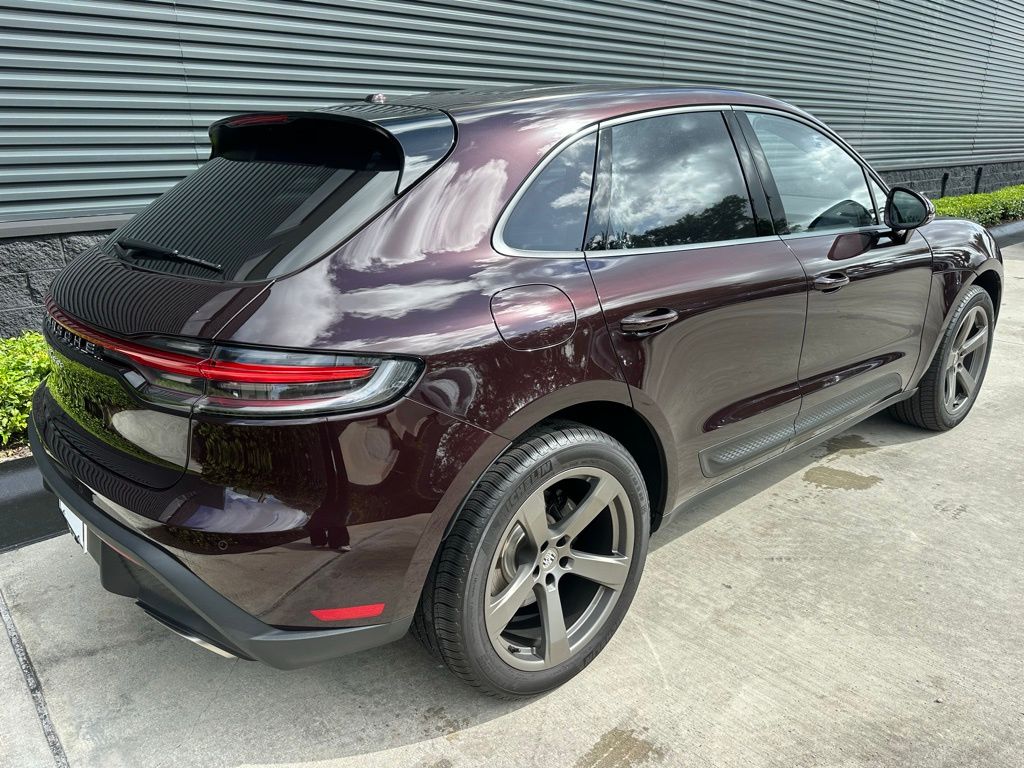 Thumbnail: 2026 Porsche Macan - 9