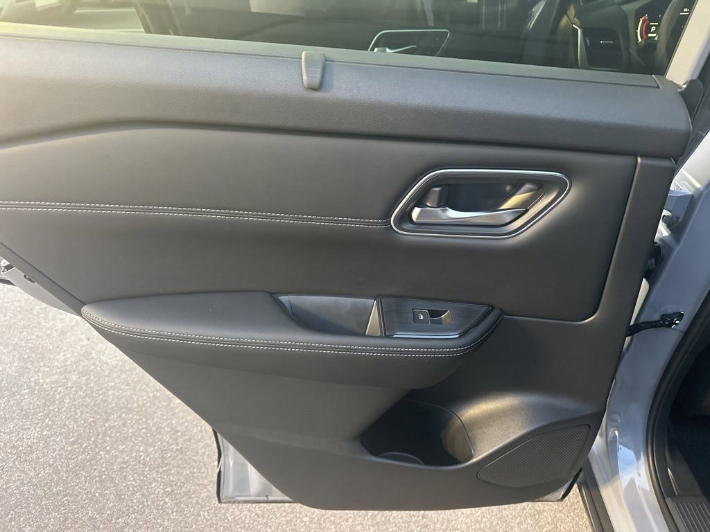 2025 Boulder Gray Pearl Nissan Rogue Platinum FWD SUV