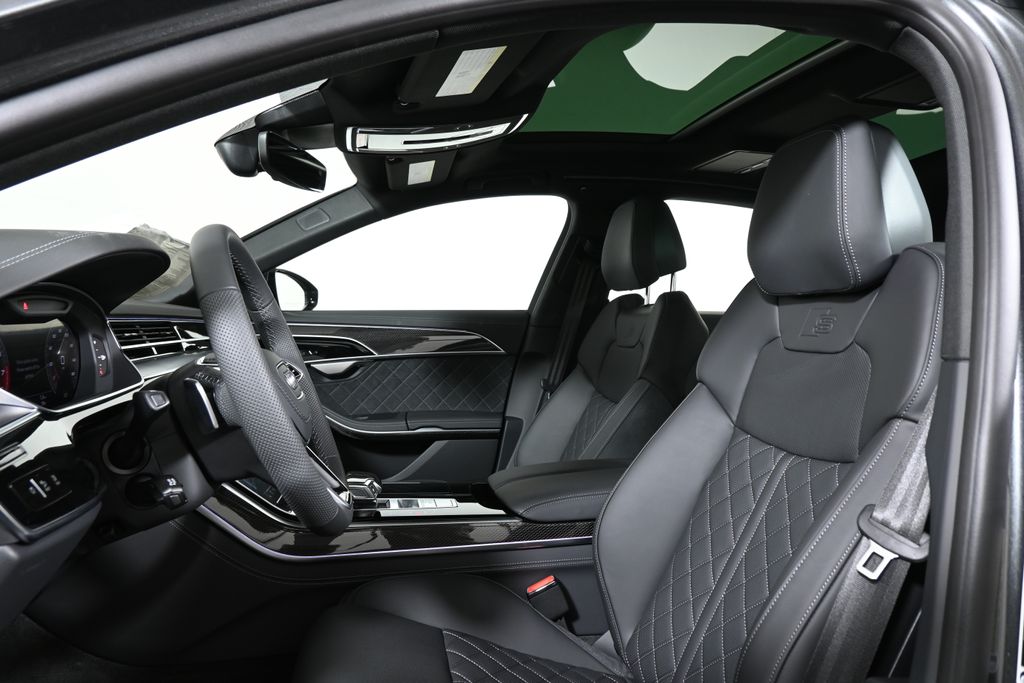 Thumbnail: 2025 Audi S8 - 13