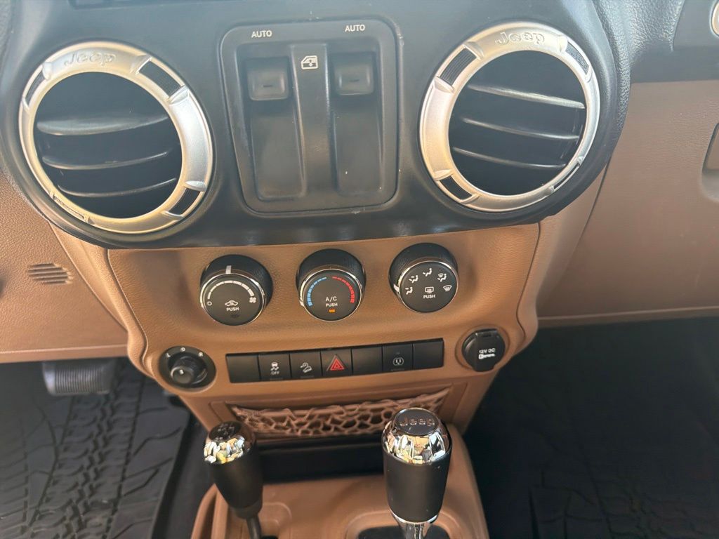 2013 Jeep Wrangler Sahara