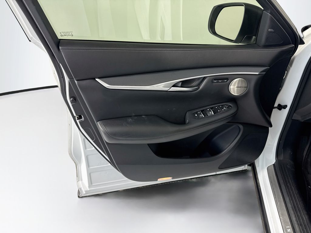 Thumbnail: 2023 INFINITI QX50 - 24