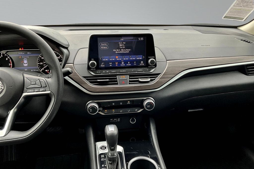 2024 Nissan Altima 2.5 SV - 9