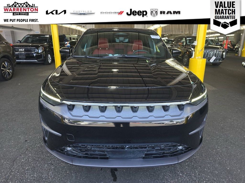 View vehicle photo 4