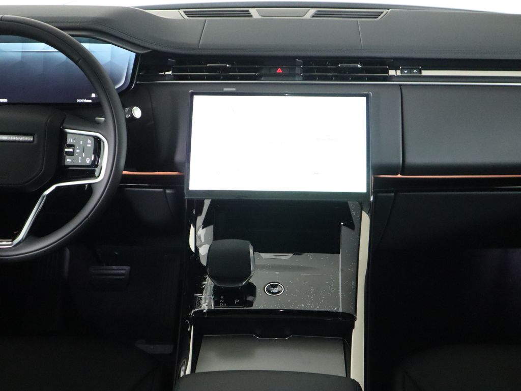 Thumbnail: 2025 Land Rover Range Rover Sport - 15