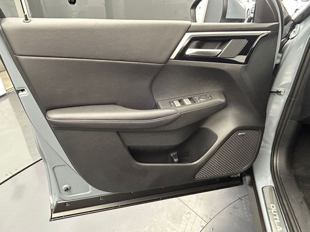 New 2026 Gray Mitsubishi SE image 16