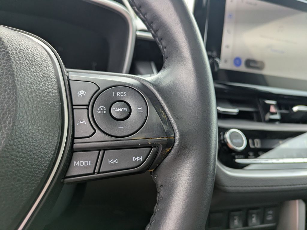 2023 Toyota Corolla Cross XLE