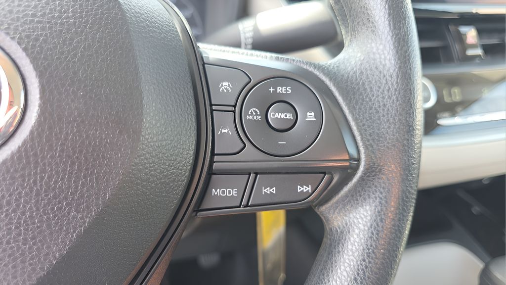 Used 2024  Toyota LE image 22
