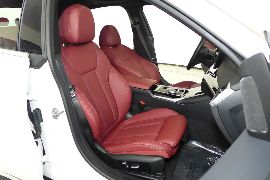 Thumbnail: 2023 BMW i4 - 19