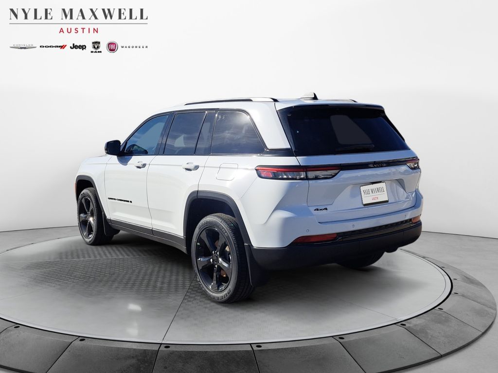 New Car 2025 Jeep Grand Cherokee  Laredo For Sale Under $40,000 In Austin, Texas