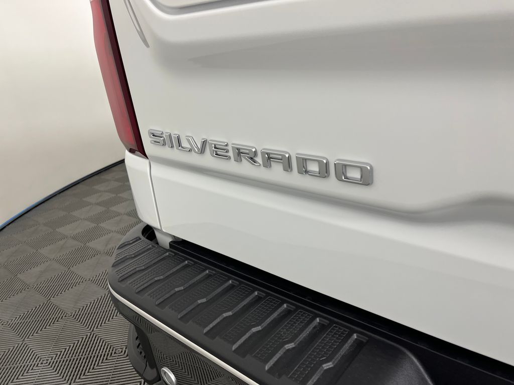 Thumbnail: 2026 Chevrolet Silverado 1500 - 20