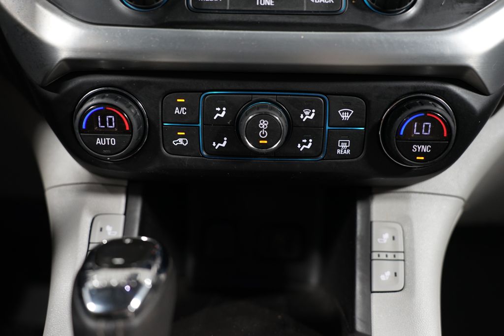 Thumbnail: 2017 GMC Acadia - 21