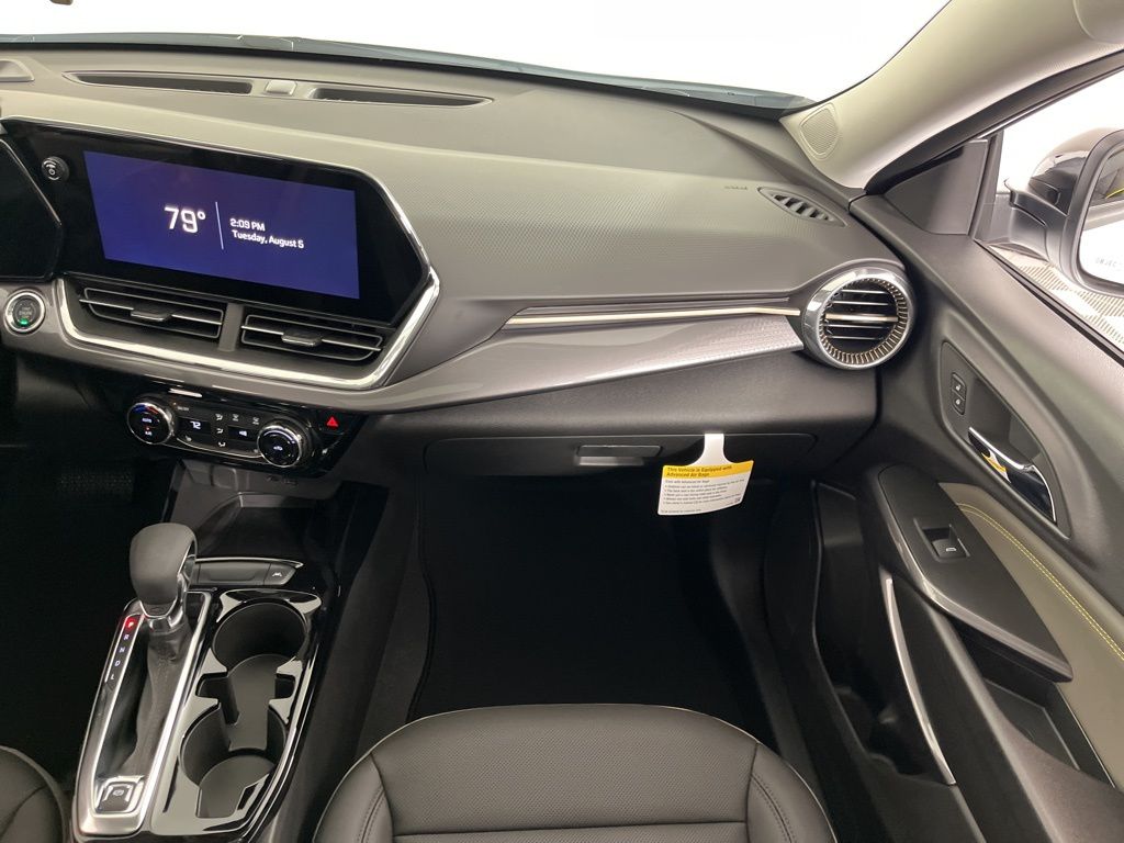 Thumbnail: 2025 Chevrolet Trax - 14