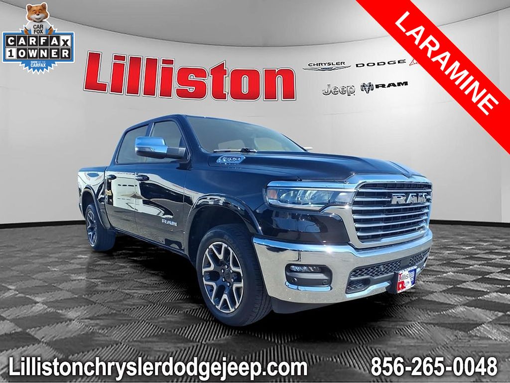 Diamond Black Crystal Pearlcoat 2026 RAM 1500 Laramie Crew Cab 4WD Pickup Truck Four-Wheel Drive 8-Speed Automatic