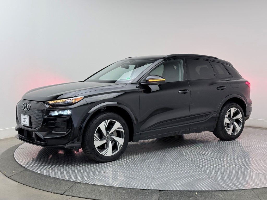 Thumbnail: 2025 Audi Q6 e-tron - 7