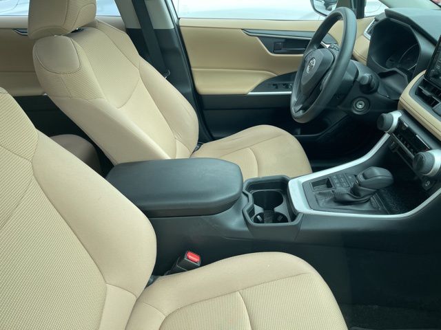 Thumbnail: 2019 Toyota RAV4 - 6