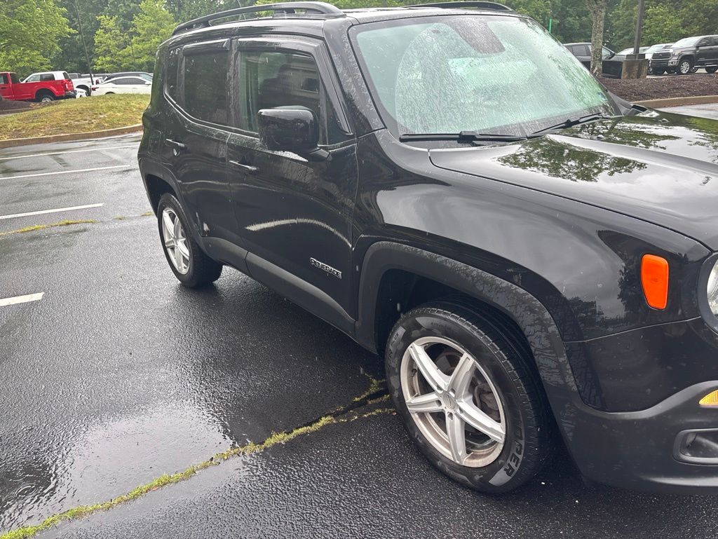 View vehicle photo 2