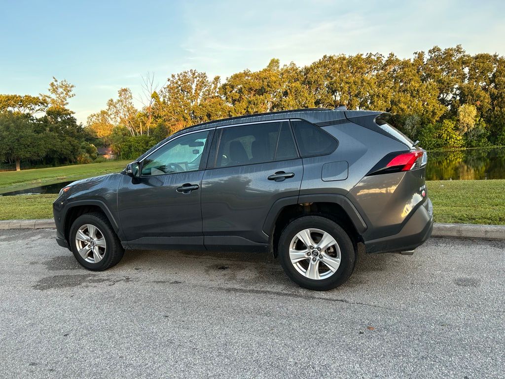 Thumbnail: 2021 Toyota RAV4 - 3