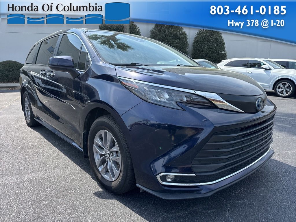 2024 Toyota Sienna XLE 7-Passenger FWD