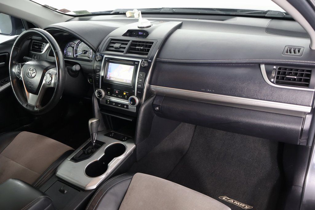 Thumbnail: 2013 Toyota Camry - 9