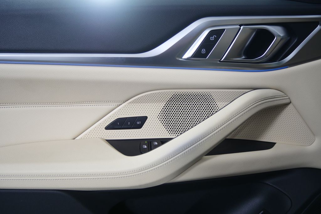 Thumbnail: 2023 BMW i4 - 8