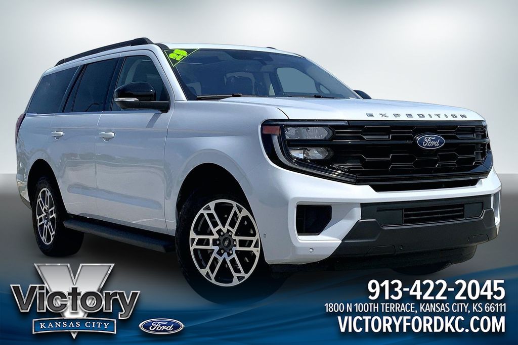 Space Silver Metallic 2025 Ford Expedition Active 4WD SUV / Crossover Four-Wheel Drive Automatic