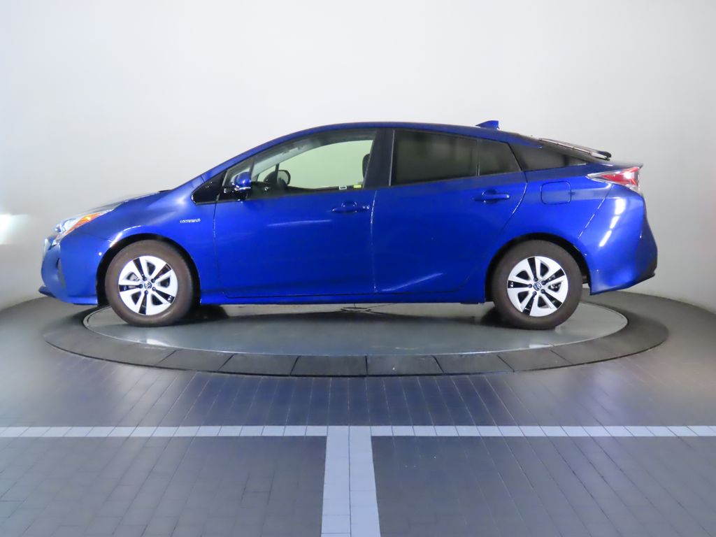 Thumbnail: 2017 Toyota Prius - 2