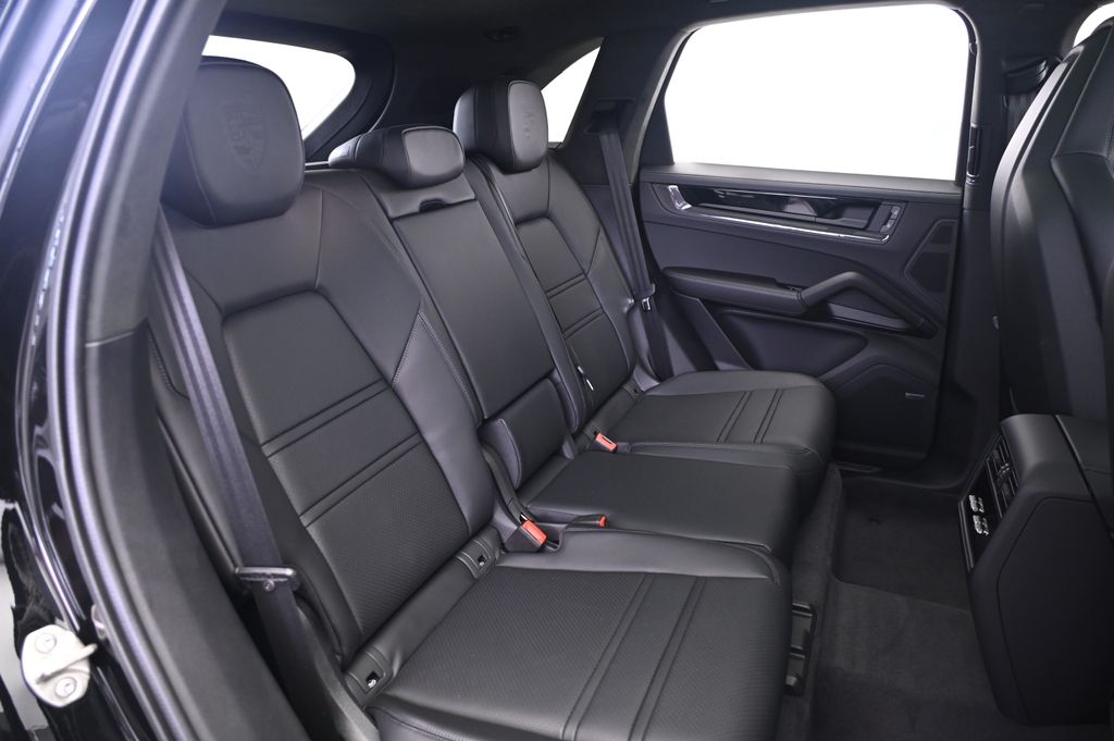 Thumbnail: 2025 Porsche Cayenne - 19