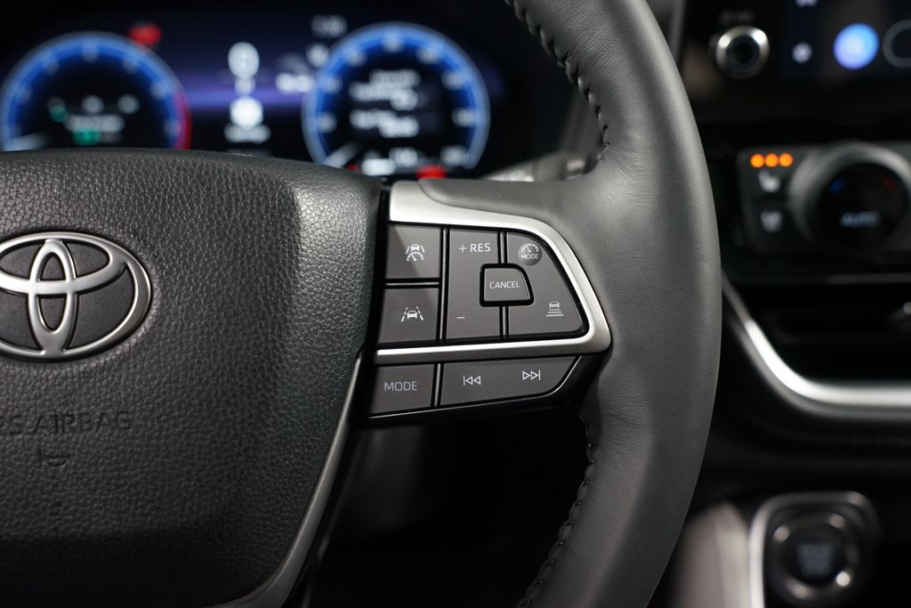 Thumbnail: 2026 Toyota Grand Highlander - 13