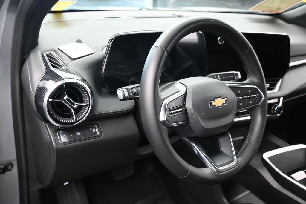 Used 2025 Sterling Gray Metallic Chevrolet LT image 14