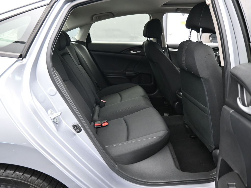 Used 2018 Silver Metallic Honda EX-T image 25