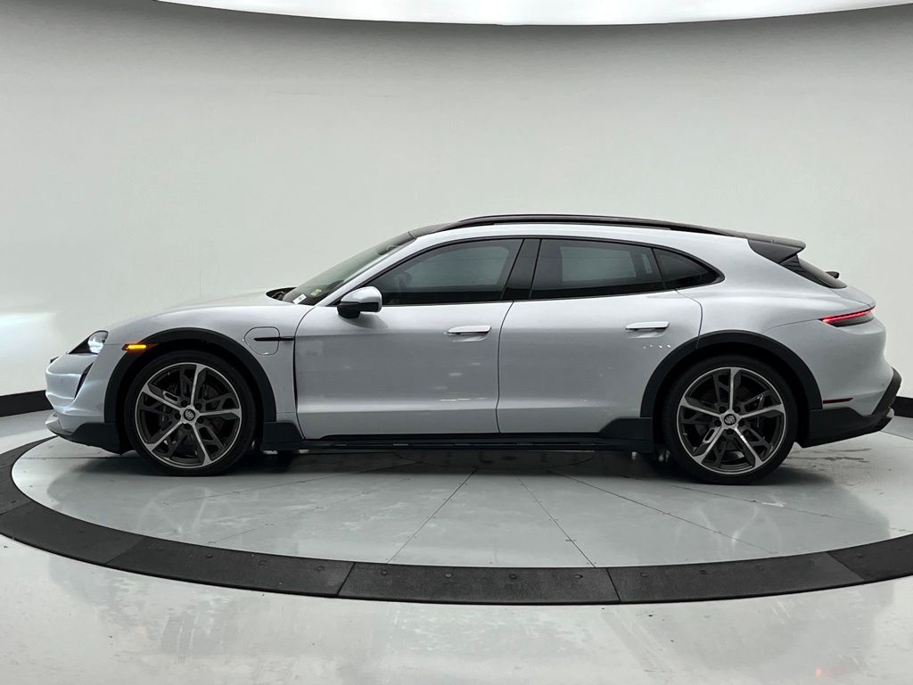 Thumbnail: 2022 Porsche Taycan - 2