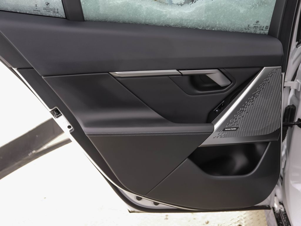 Thumbnail: 2026 BMW i5 - 20