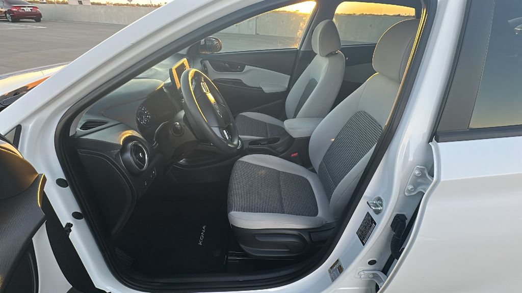 2023 Hyundai Kona SE White at Big Star Chrysler Jeep Dodge Ram 