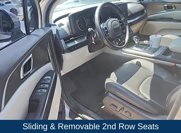 2022 Kia Carnival LX