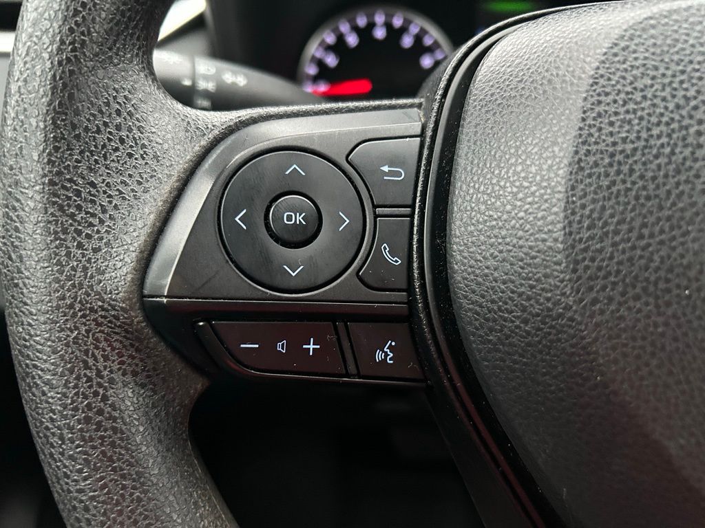 Thumbnail: 2022 Toyota RAV4 - 19