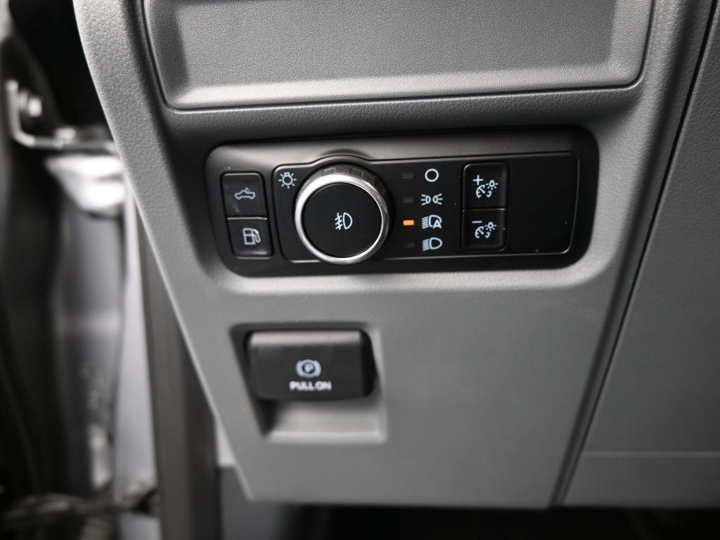 Used 2024 Silver Metallic Ford XLT image 40