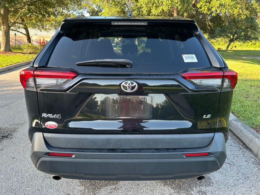 Thumbnail: 2021 Toyota RAV4 - 4