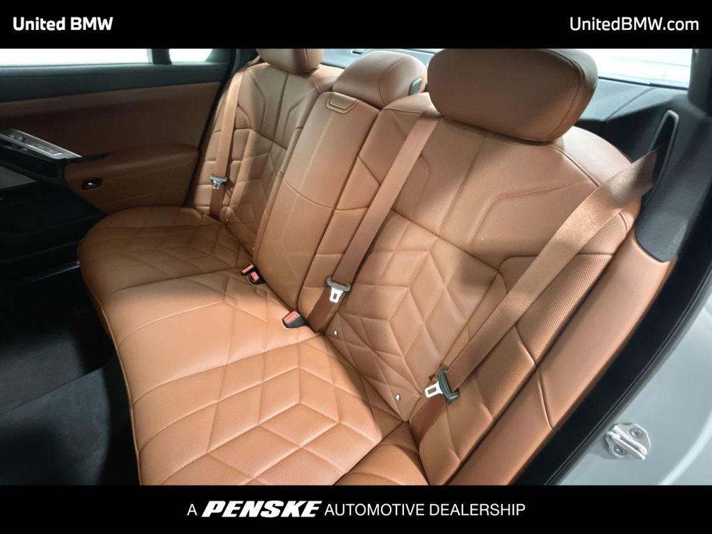 Thumbnail: 2026 BMW 7 Series - 21