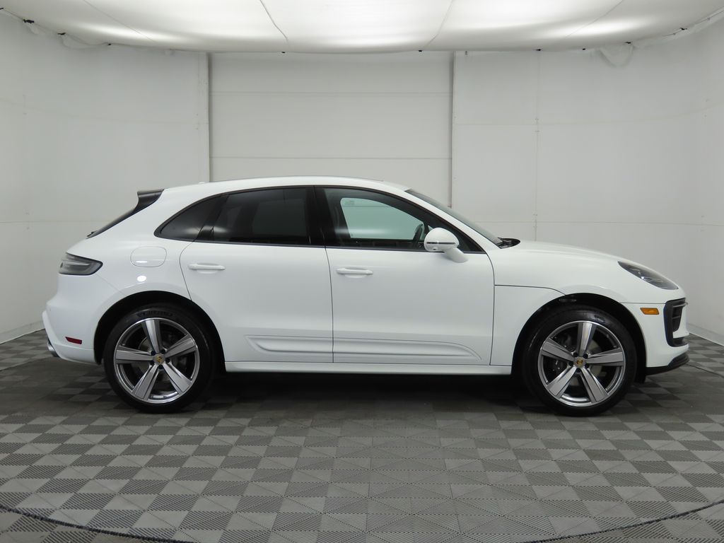 Thumbnail: 2024 Porsche Macan - 8