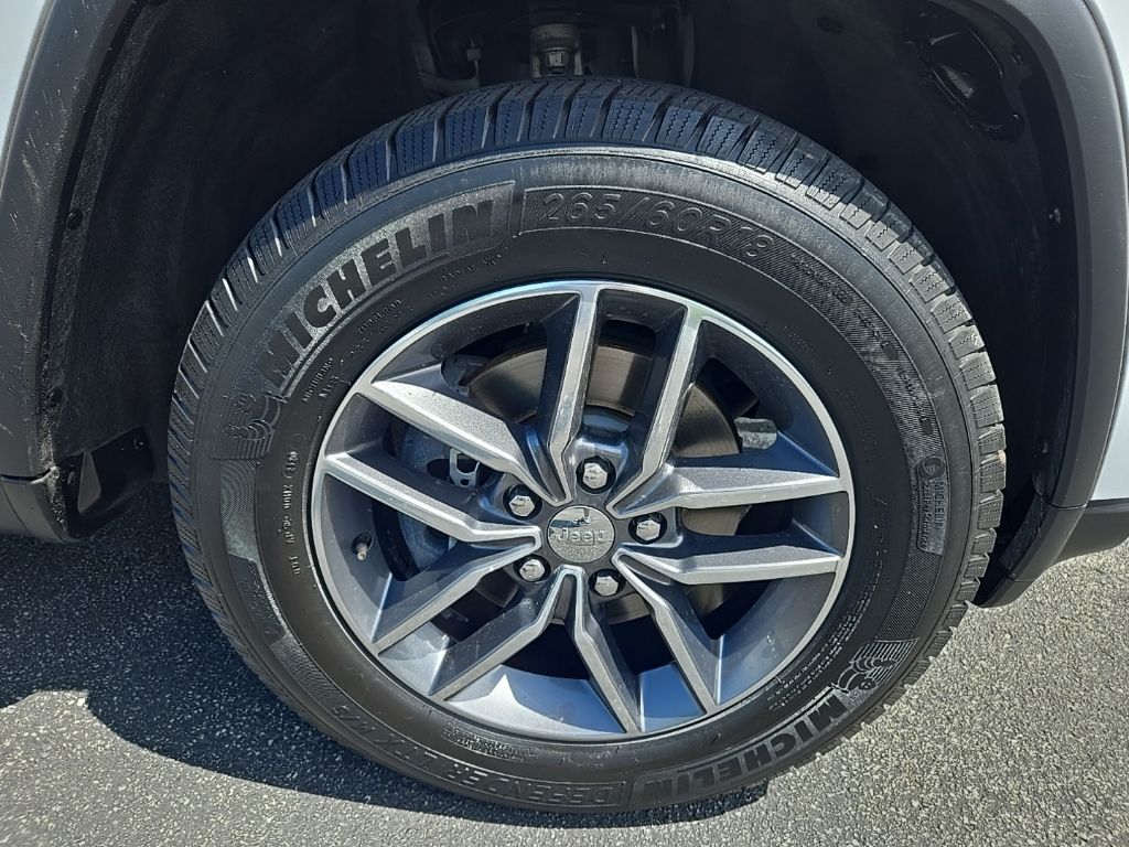 2017 Jeep Grand Cherokee Limited Edition 16