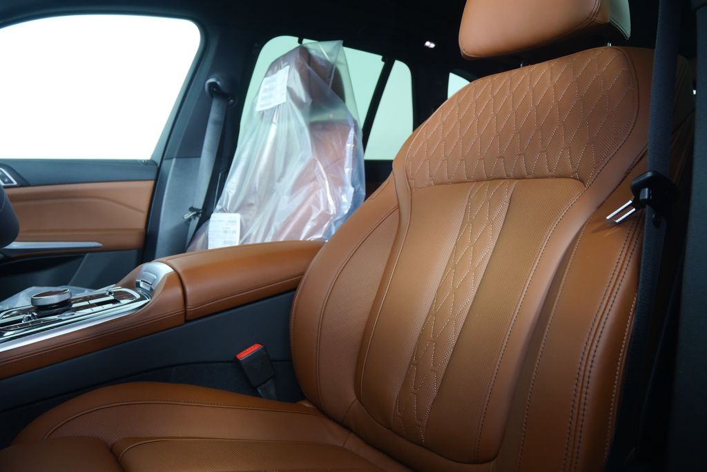 Thumbnail: 2026 BMW X5 - 11