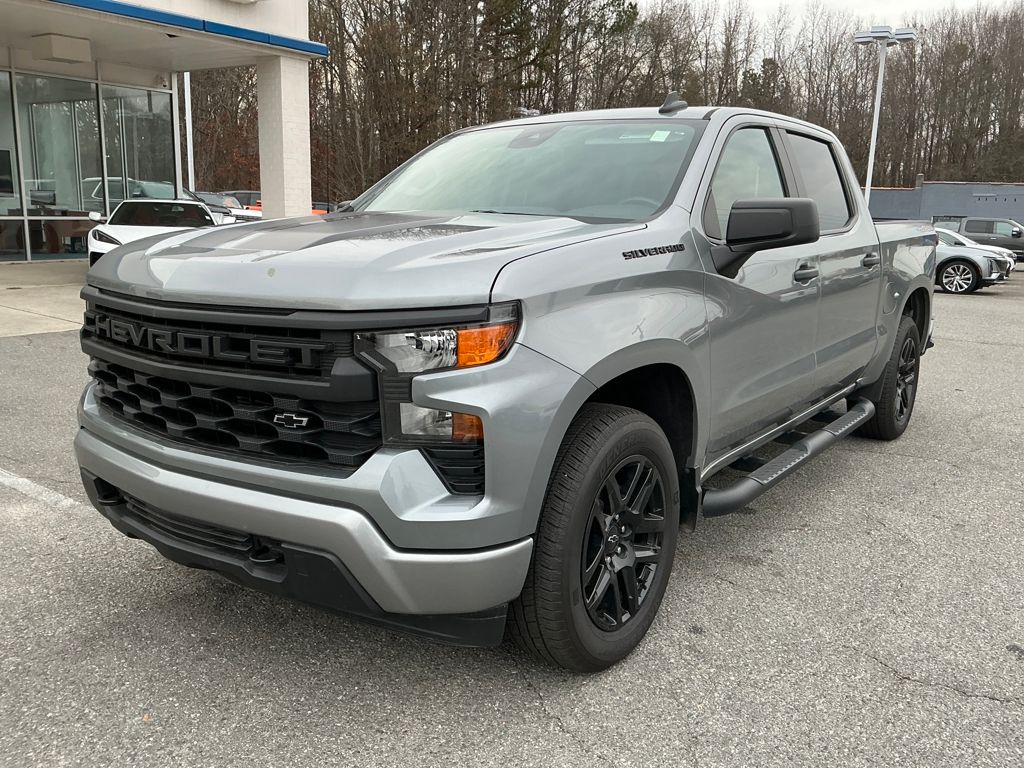 Chevrolet Silverado 1500 Custom Crew Cab 4WD